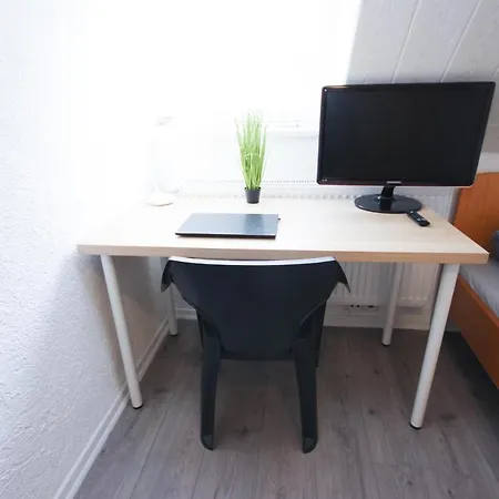 Alfa 2 Zimmer Mitarbeiter Monteure Nahe Daimler Kueche Netflix Inet Wm Apartment